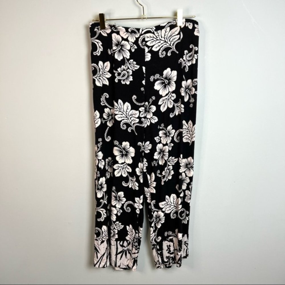 Baik Baik Honolulu Black & White Capri Pants